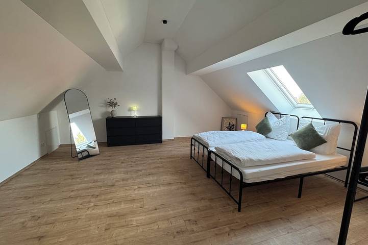 Ganze Wohnung, Moderne Ferienwohnung nahe Basel mit Wlan & Parkplatz in Neuenburg am Rhein, Südschwarzwald