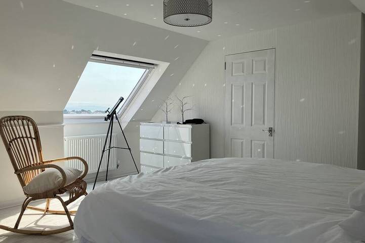 Beautiful 3-bedroom house. Sea view.  40 mins from Edinburgh. Dog friendly. in Burntisland, Region Fife