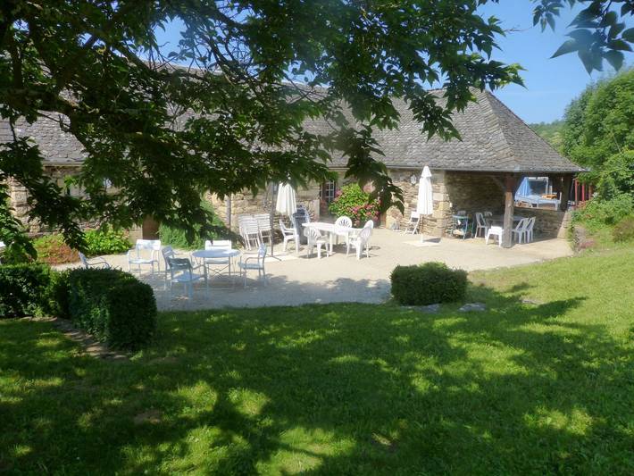 Gîte pour 8 personnes, avec piscine ainsi que jardin et terrasse dans L'Aubrac - 2