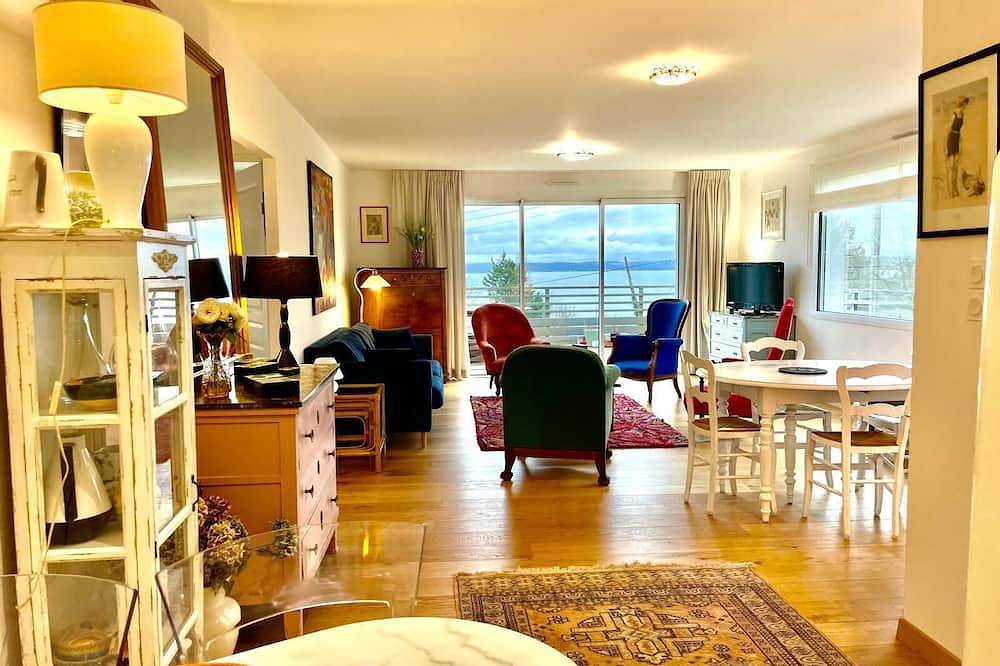 Ferienhaus-Modern-Eigenes Badezimmer-Blick aufs Meer in Carantec, Ceinture Dorée