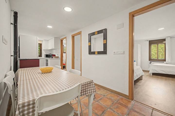 Hel lägenhet, Apartment 'Ca La Selma' with Balcony and Wi-Fi in Pla de Manlleu, Aiguamúrcia