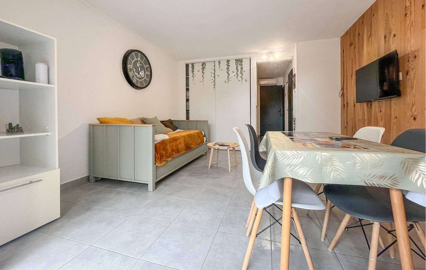 Appartement de vacances entier, Appartement confortable avec piscine et terrasse, à 2,5 km du Rhône in Arles, Côte méditerranéenne (France)