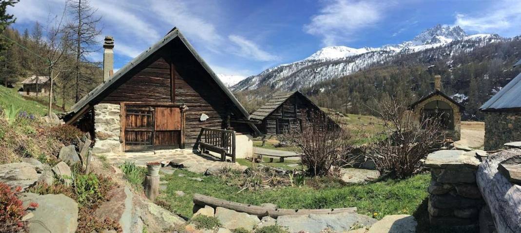 Maison pour 6 personnes, avec Jacuzzi ainsi que Terrasse et Jardin à Névache