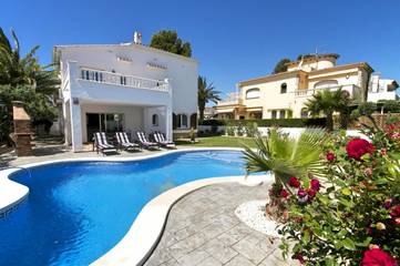 Villa pour 10 personnes, avec vue ainsi que piscine et jardin à Miami Platja