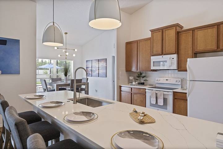 Vacation rental for 8 people, with balcony and pool as well as yard in Palm Coast