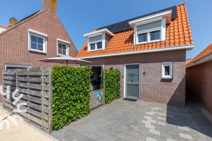 Ferienhaus für 4 Personen, mit Garten und Terrasse in Zoutelande