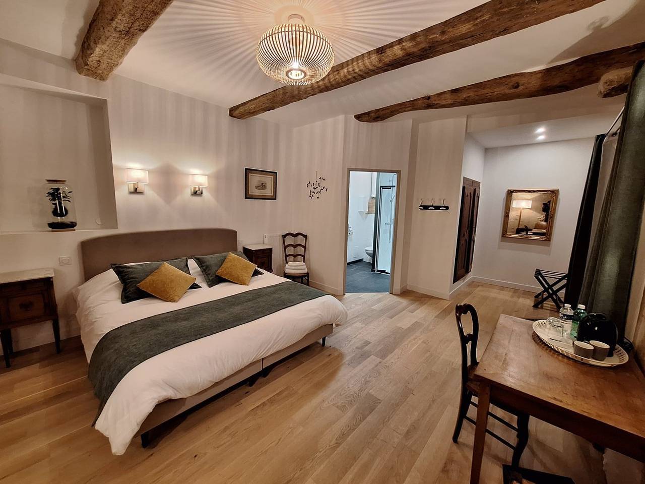 Charme et confort au Manoir du Bellay - La chambre du pressoir in Montreuil-Bellay, Vallée de la Loire