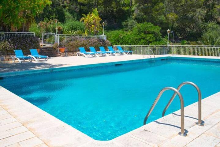 Location de vacances pour 32 personnes, avec vue ainsi que jardin et piscine à Favara - 3