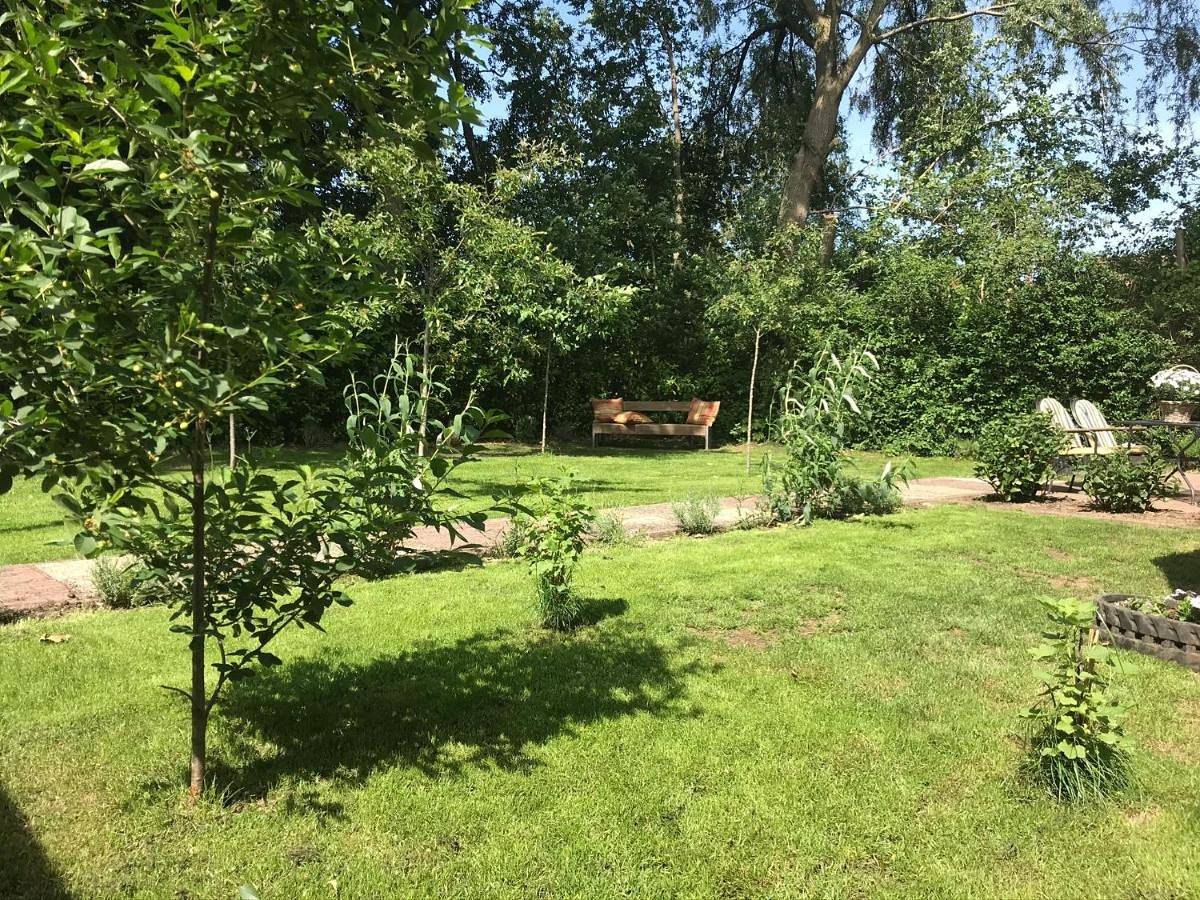 Queen Room with Garden View in Brabant-Septentrional