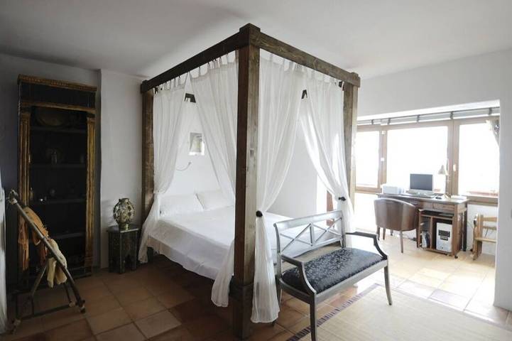 Fantástica Villa a 5 minutos de Sitges!! 19 Sleepers, wifi, piscina in San Pedro de Ribas, Garraf