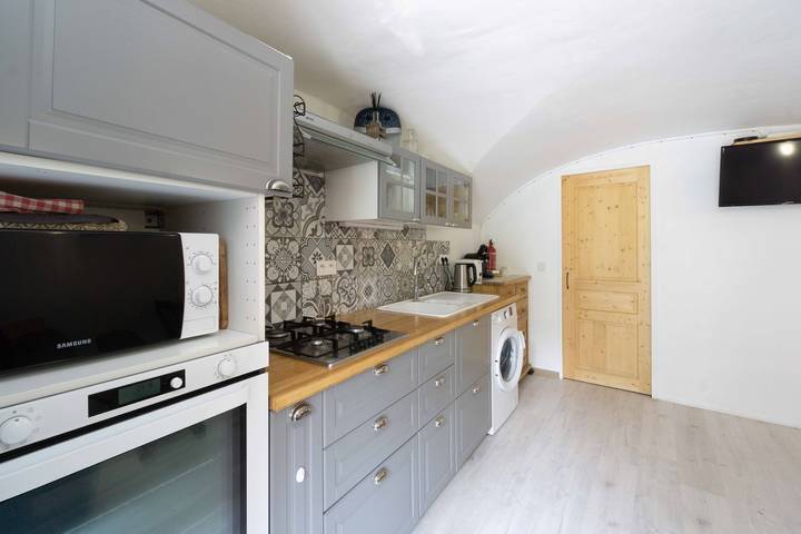 Appartement entier, Appartement "Charmant 3 Etoiles" avec vue sur les montagnes, terrasse privée et Wi-Fi in La Perrière, Massif de la Vanoise