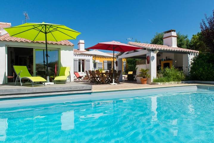 Chambre d’hôte pour 2 personnes, avec Terrasse et Jardin ainsi que Piscine et Vue
