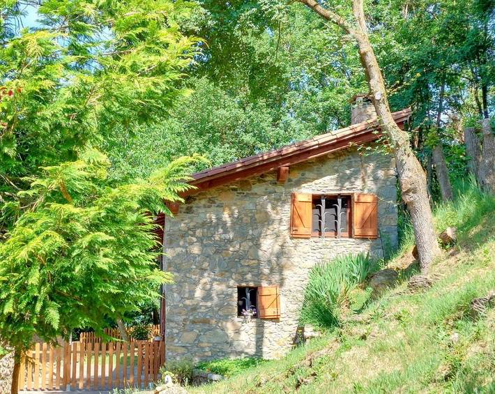 Gîte pour 3 personnes, avec terrasse ainsi que vue et jardin à Camprodon