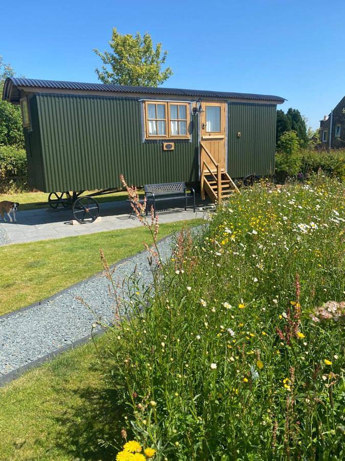 Glamping for 2 people, with Terrace and Garden as well as View in Ribble Valley