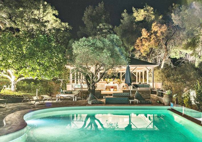 Ferienhaus für 2 Personen, mit Balkon und Terrasse sowie Garten und Pool