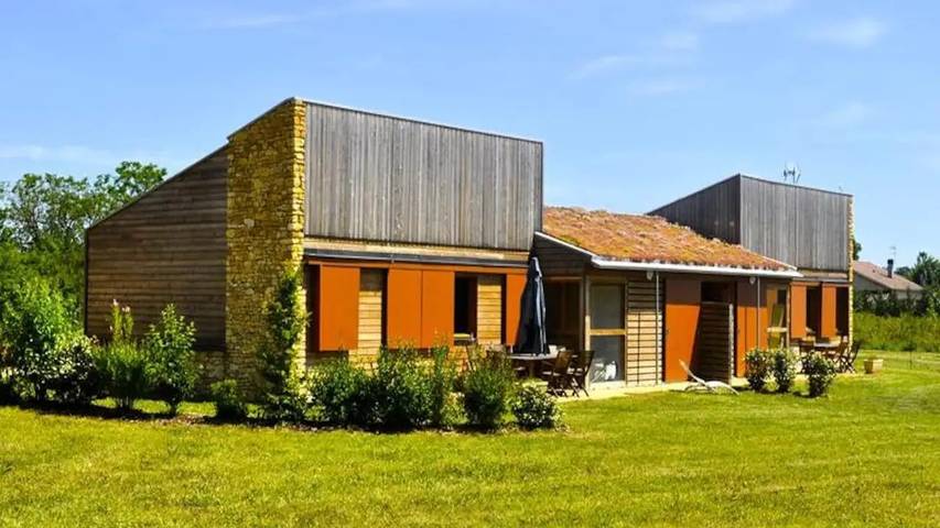 Gîte pour 15 personnes, avec jardin à Sorges - 2