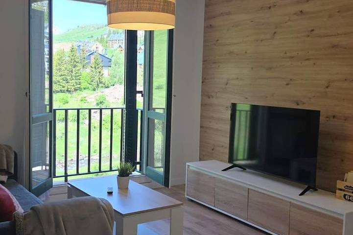 Entire apartment, Modern mountain studio - 4 guests in Candanchú, Aisa