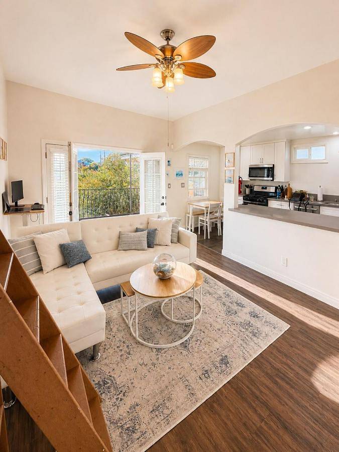 Apartamento de vacaciones para 2 personas, con vistas además de terraza y jardín - 1