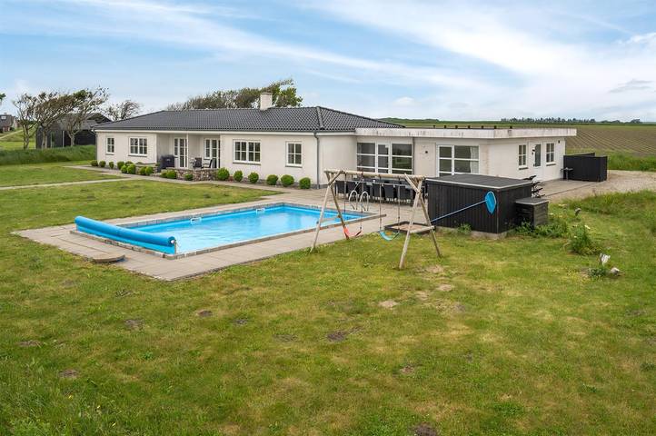 Ferienhaus für 24 Personen, mit Whirlpool und Terrasse sowie Sauna in Højer