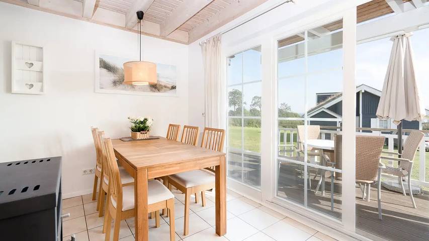 Ferienhaus für 6 Personen, mit Sauna und Balkon sowie Garten und Whirlpool in Sierksdorf - 2