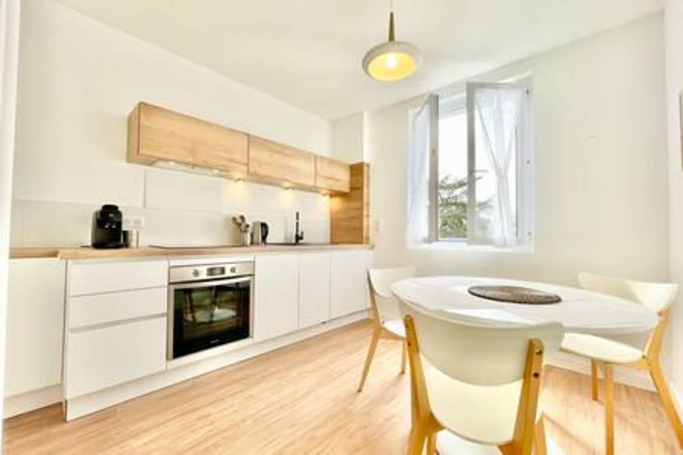 Apartamento entero, Art Deco I Center I High-Speed Wi-Fi I Bright in Saint-Nazaire, Côte de Jade