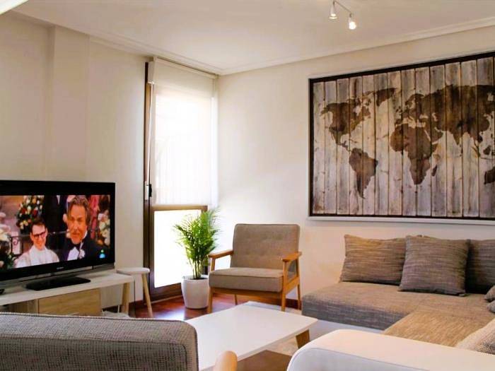 Apartamento vacacional entero, Precioso apartamento centro de Ezcaray 6 pax in Ezcaray, Valdezcaray