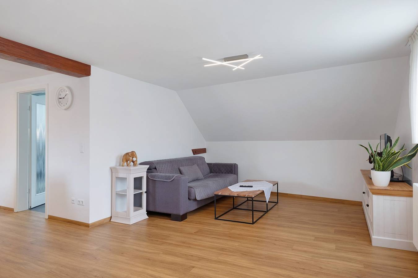 Ganze Wohnung, Apartment 'Mit 75qm' mit Balkon und Wlan in Müllheim, Südschwarzwald