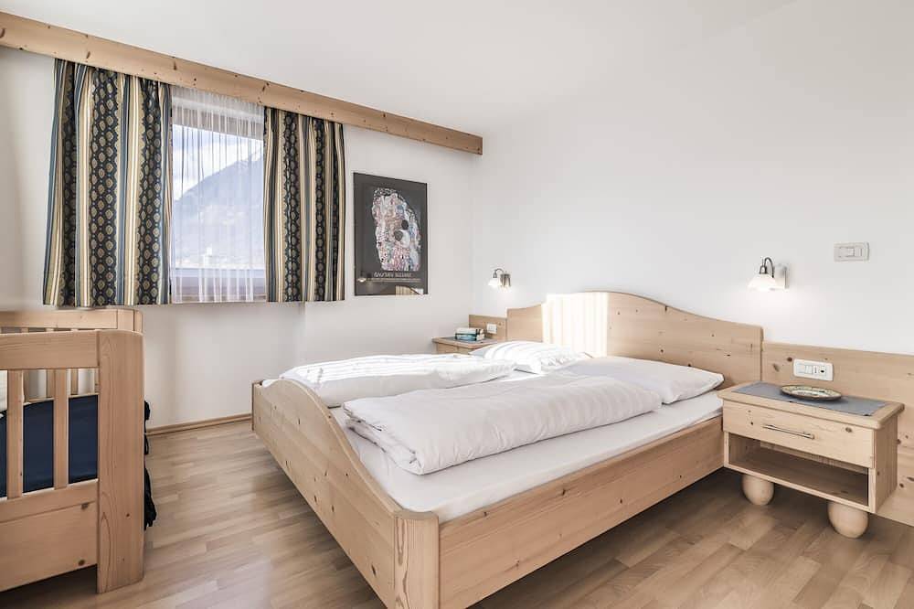 Ganze Wohnung, App. Lena - Haus Erlenbach in Schenna bei Meran in Schenna, Passeiertal