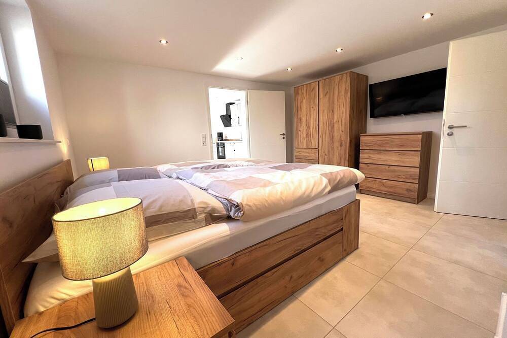 Ganze Wohnung, Neu saniert! Tolle Zwei-Zimmer Ferienwohnung zwischen den Meeren! in Großsolt, Grünes Binnenland