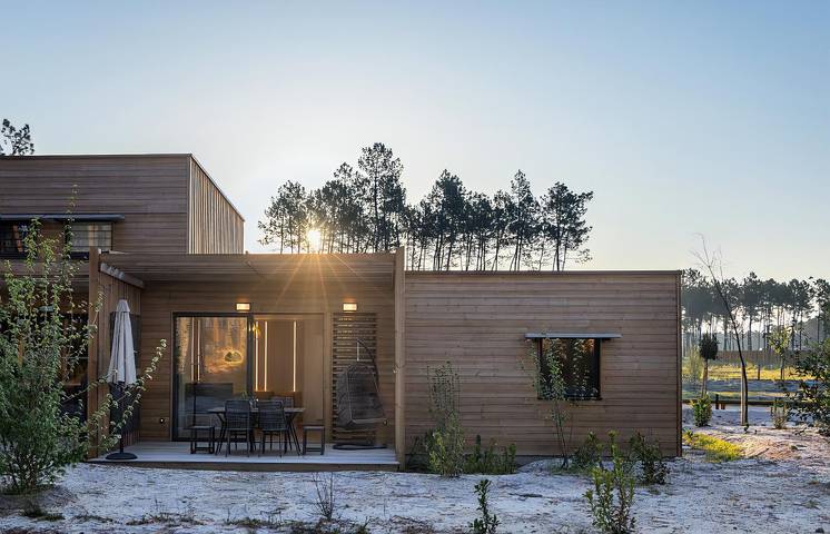 Gîte pour 4 personnes, avec Jardin ainsi que Piscine et Sauna dans Casino de Casteljaloux