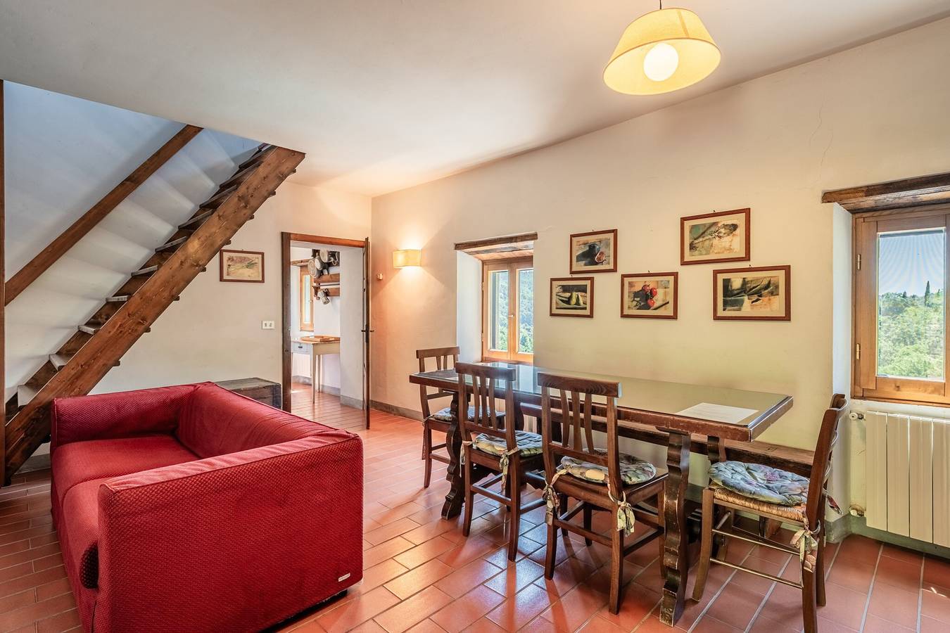 Appartement entier, Appartement "Casa Di Pietro" avec vue sur la montagne, piscine partagée et Wi-Fi in Pescia, Province de Pistoia