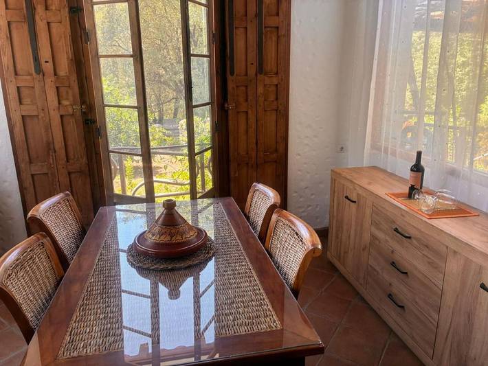 Location de vacances pour 5 personnes, avec vue et jardin, adapté aux familles dans El Colmenar - 4