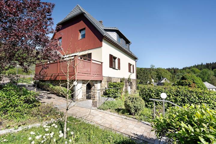 Ferienhaus für 7 Personen, mit Balkon und Garten im Erzgebirge