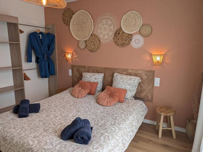 Location de vacances pour 8 personnes, avec jardin ainsi que sauna et vue à Saint-Rémy-la-Varenne