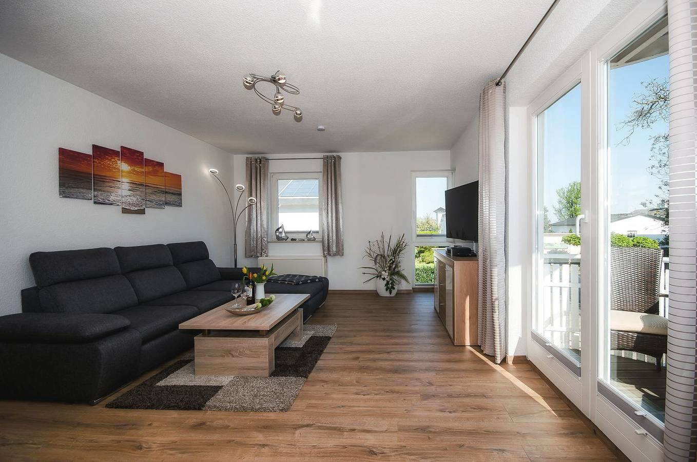 Ganze Wohnung, Villa Monika, App. Nordlicht 6 - moderne Fewo mit Balkon in Sassnitz, Nationalpark Jasmund