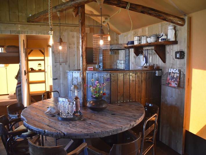 Camping für 6 Personen, mit Terrasse, kinderfreundlich in Nordholland - 4