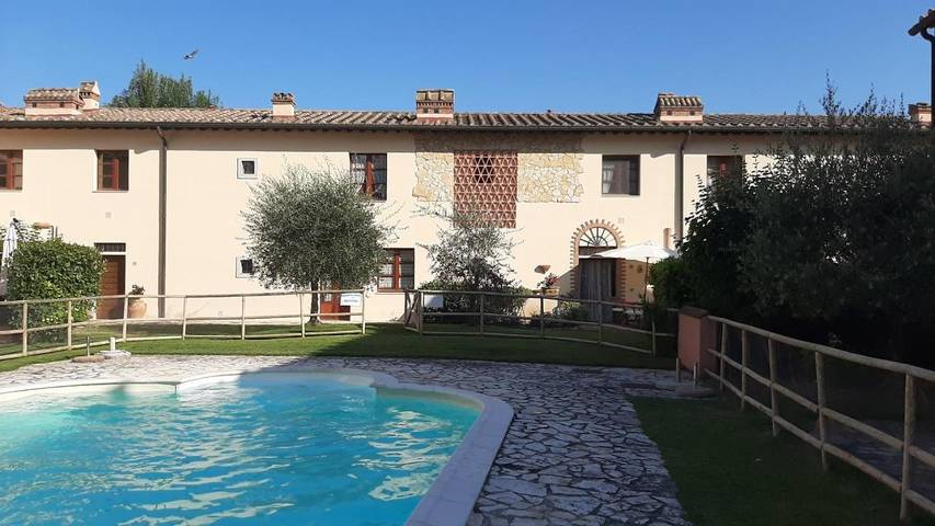 Ferienwohnung für 3 Personen, mit Garten und Pool sowie Ausblick in San Vivaldo