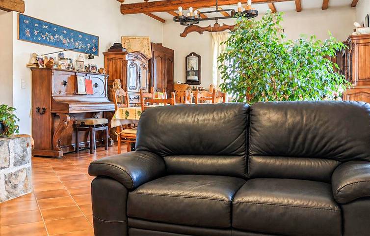 Charmant appartement 1 chambre avec piscine, parking et lave-linge : l'escapade idéale ! in Gonfaron, Côte méditerranéenne (France)