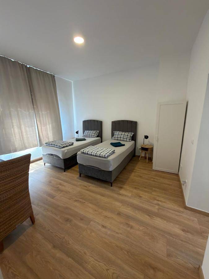 Ferienwohnung für 7 Personen, mit Garten und Ausblick in Essen - 4