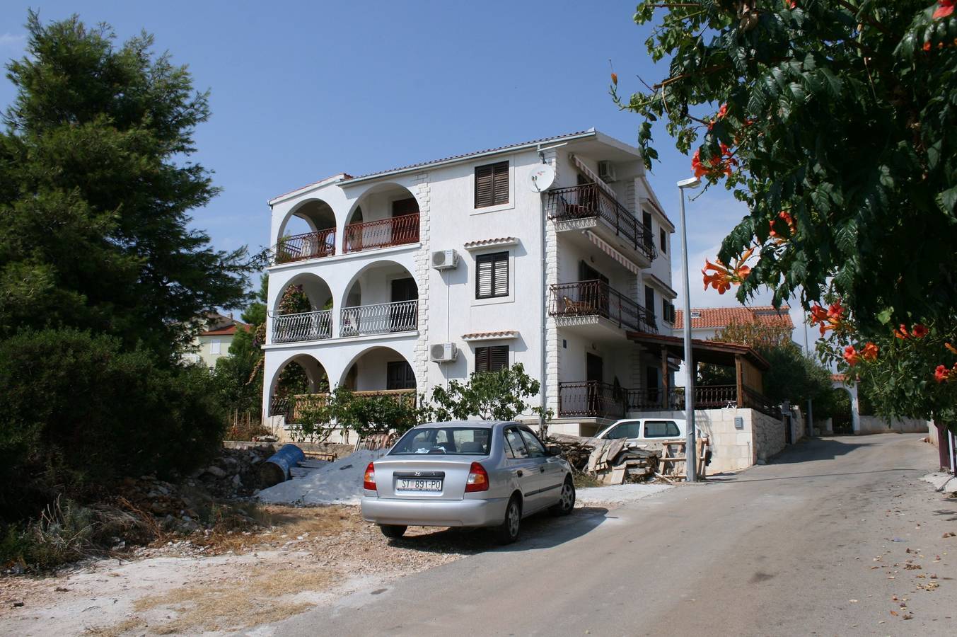 Ganze Wohnung, 1-Zimmer-Ferienwohnung mit Balkon und Meerblick Rastici, Ciovo A-2794-c in Okrug Gornji, Ciovo