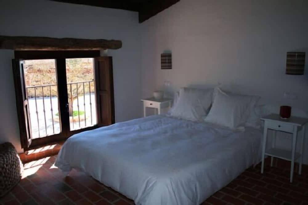 Rural House 5 Celemines Norte in Ciruelos de Cervera, Burgos Province