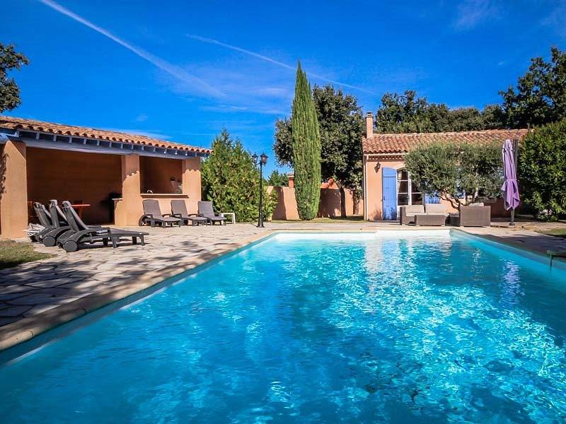 Maison d'exception à Mazan près de Carpentras, piscine chauffée. in Mazan, Parc naturel régional du Mont-Ventoux