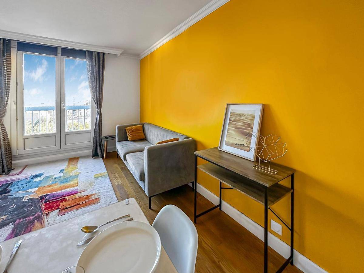 Appartement entier, Balcon, Fibre rapide & Parking in Neuilly-sur-Marne, Seine-Saint-Denis
