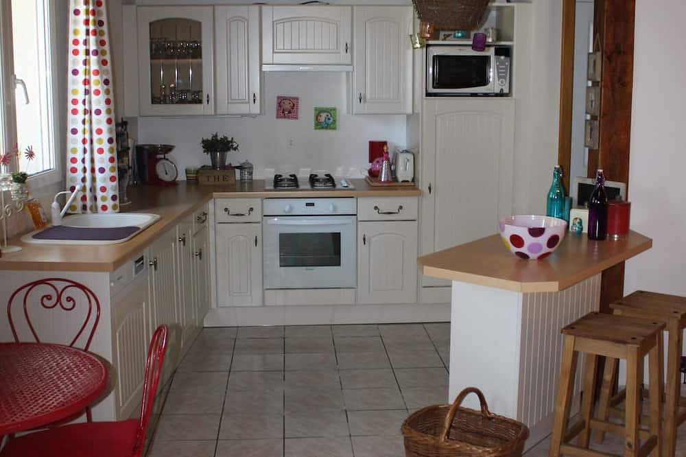 Charming Caen Stone House 150 M From The Sea/Wifi/Velos in Lion-sur-Mer, Caen region