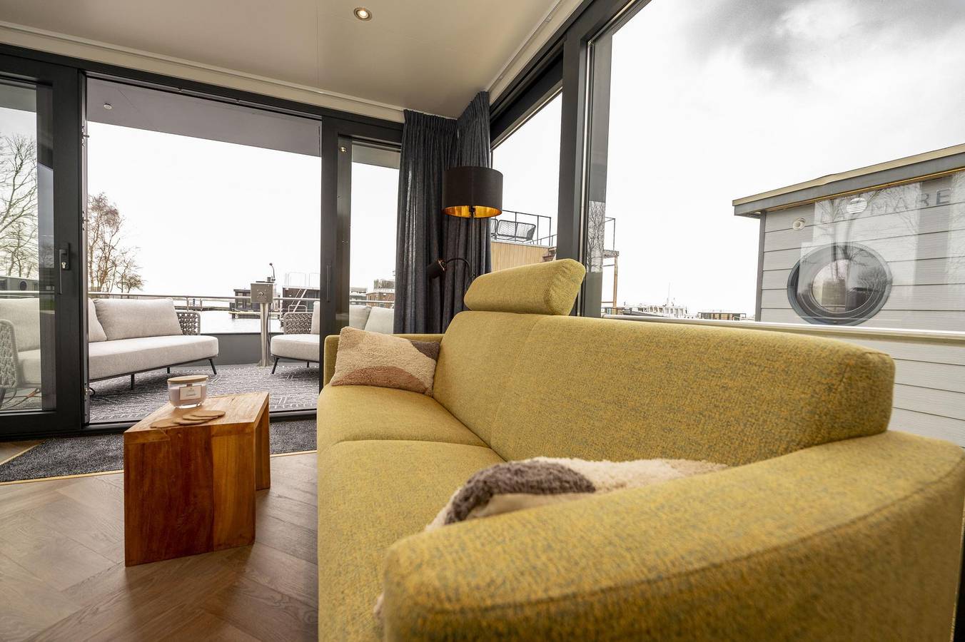 Houseboat - Paviljoenwei 4-21 | Sneek (Offingawier) 'Boatique Sneek' in Friesland