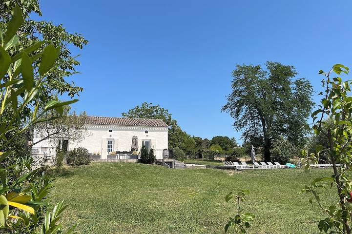 Location de vacances pour 8 personnes à Saint-Aubin-de-Cadelech