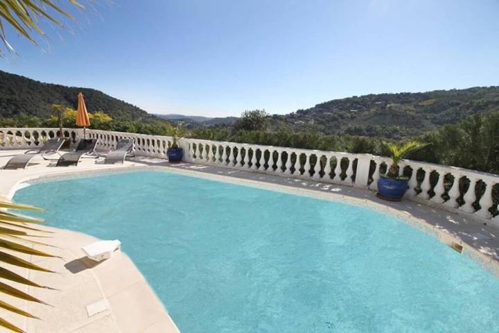 Villa pour 6 personnes, avec jardin ainsi que piscine et vue, adapté aux familles à Peymeinade - 4