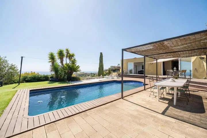 Ferienwohnung für 4 Personen, mit Garten und Pool sowie Ausblick - 1