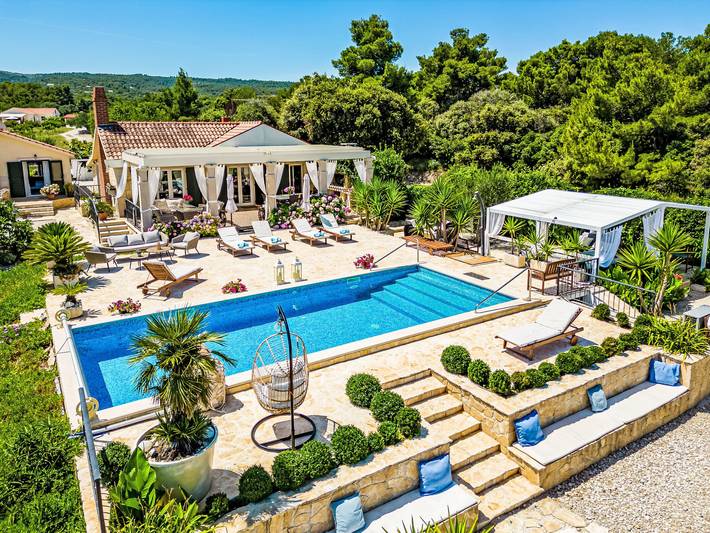 Feriehus for 10 personer i Supetar