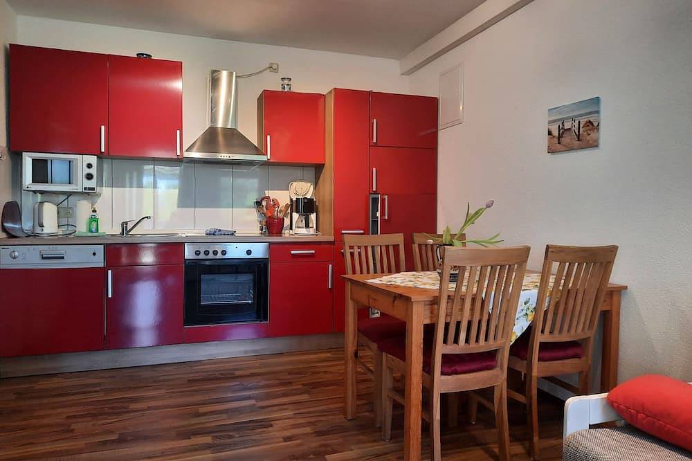 Entire apartment, Apartment 3 - Apartments Naschkatze Usedom- terrace, garden & tranquility in Neeberg, Krummin